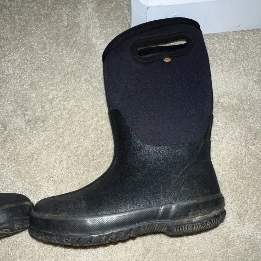 Bogs Classic High Youth Waterproof Insulated Rain Boots Black 52065-001 Size 1